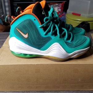 Nike Air Penny V Size 9